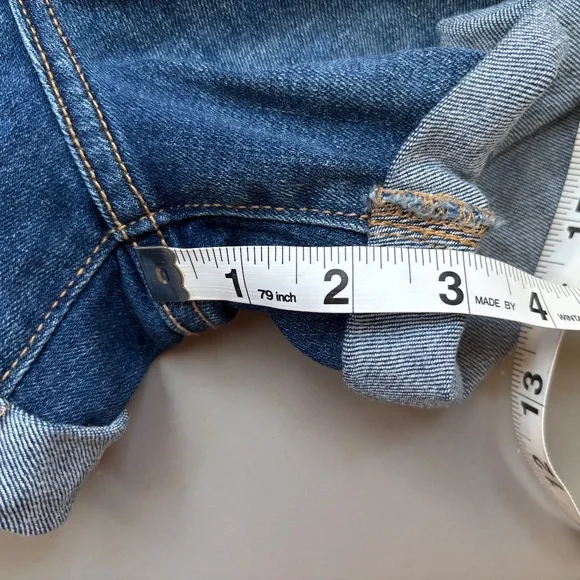 Old Navy Mid Rise Jean Short/ Jort 2 - Picture 4 of 6